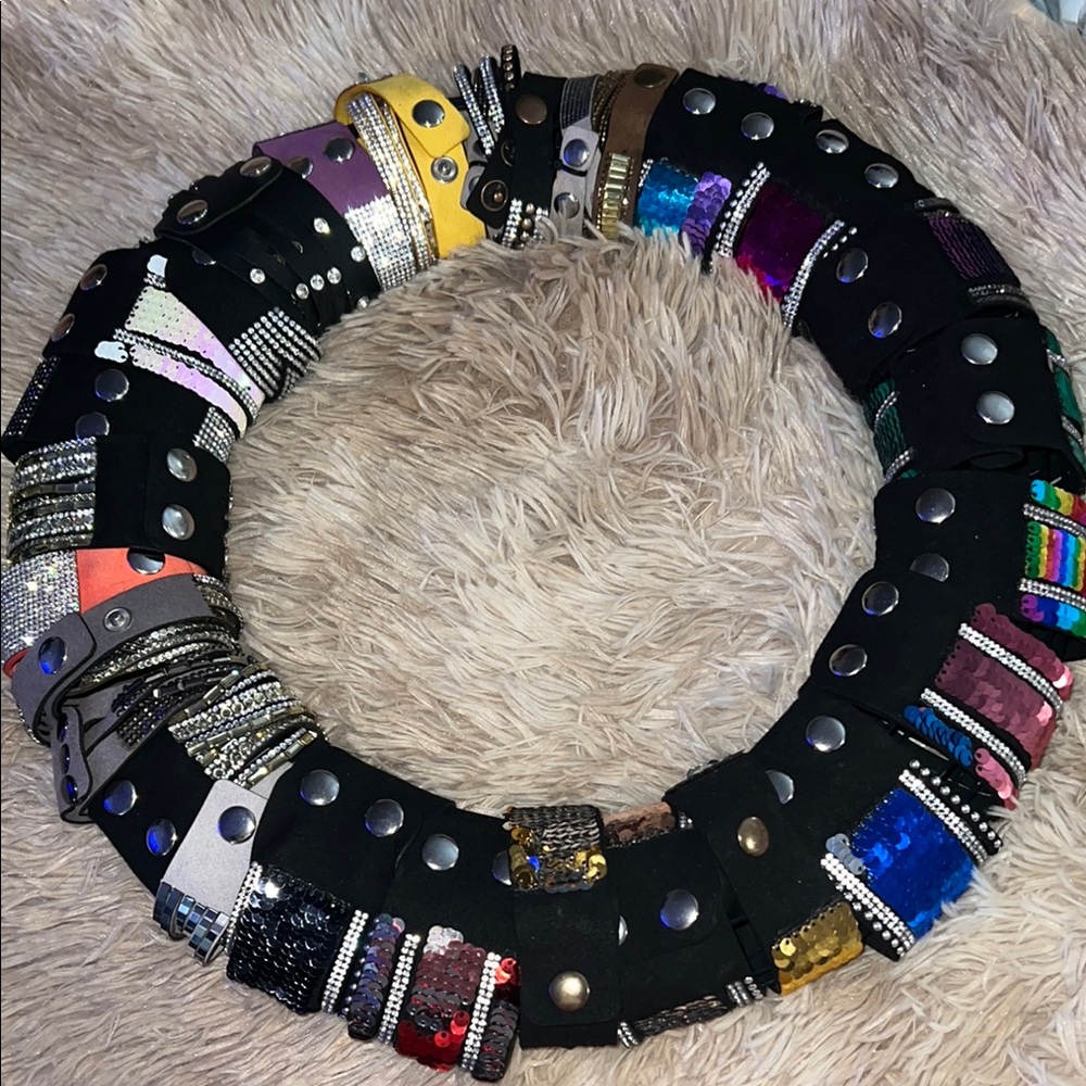 29 Paparazzi Bracelets on a Craft Wreath - PreLOVED - Picture 3 of 10
